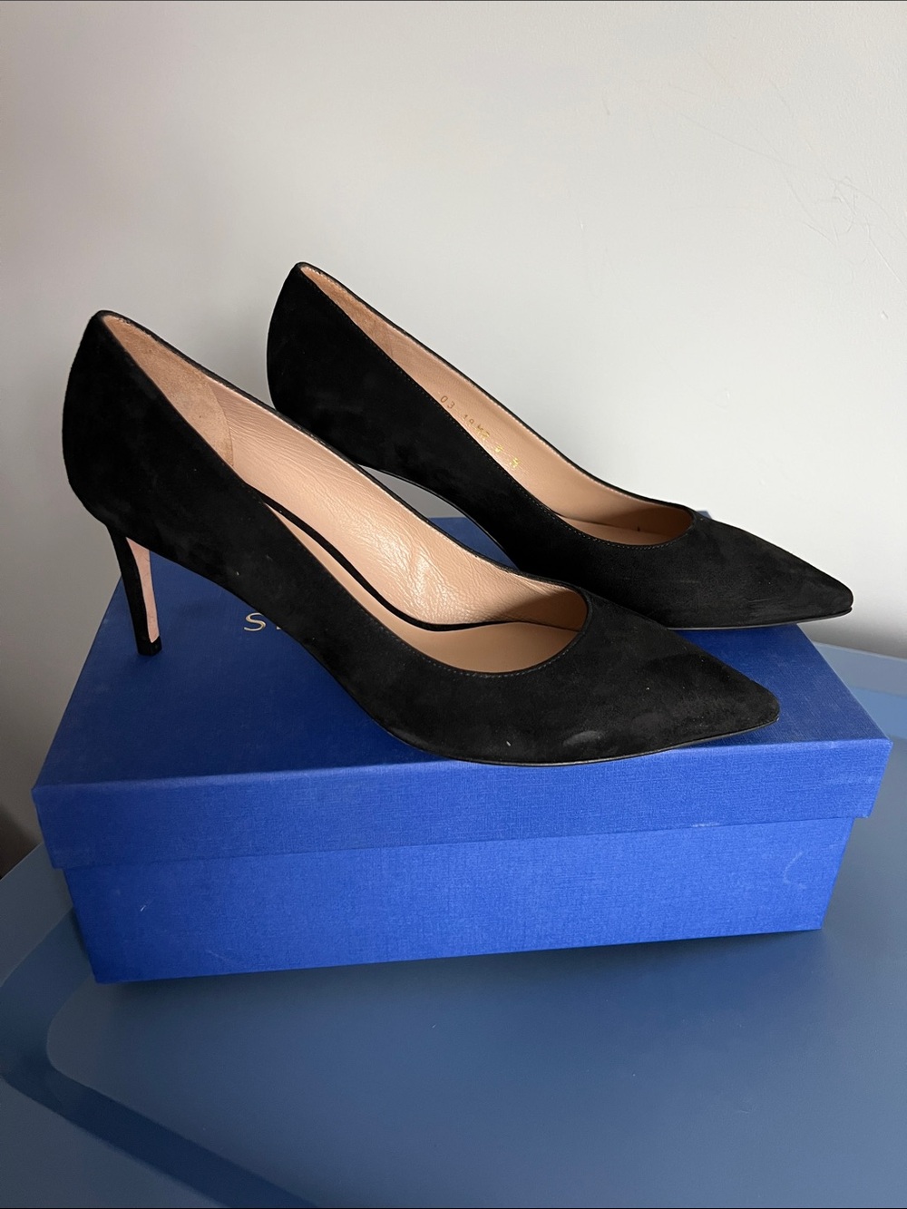 Stuart Weitzman leigh 70 black suede pointed toe heels size 8 classy preppy